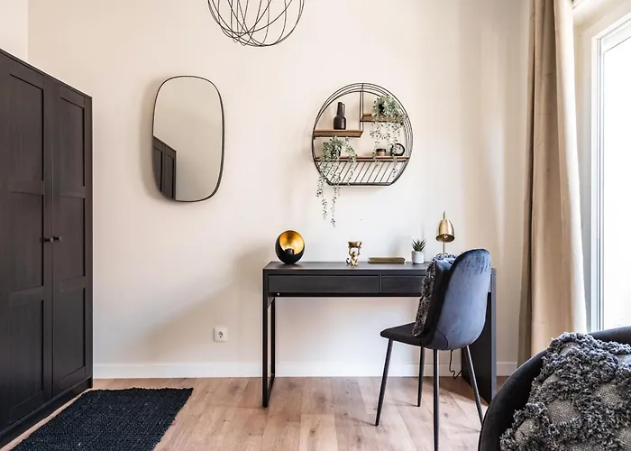 Akicity Estrela Lush *