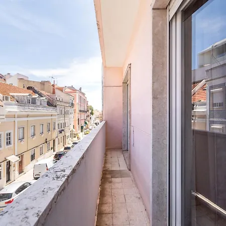 Akicity Santos Lush Apartman Lisboa